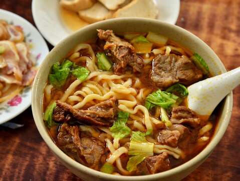 原鄉牛肉拉麵