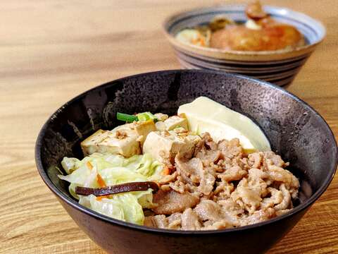 嫩嫩燒肉飯