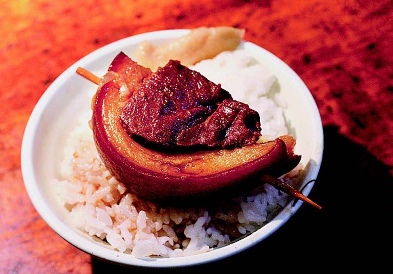 府前阿章爌肉飯