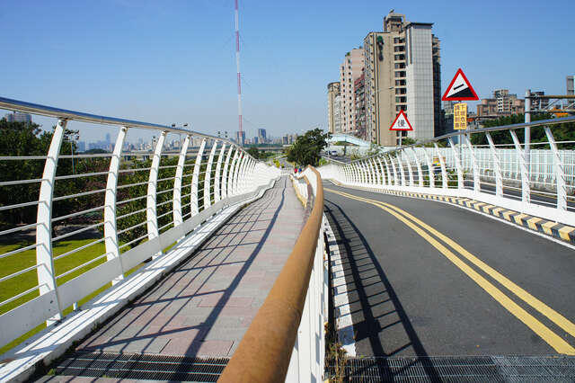 新店溪河濱自行車道