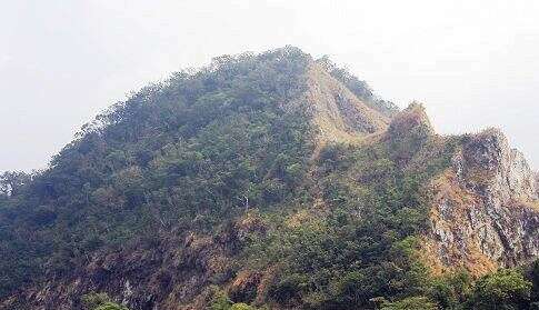 枕頭山
