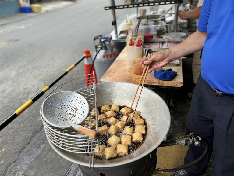 石榴班阿賜古早味臭豆腐