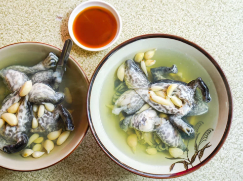 蒜頭田雞湯