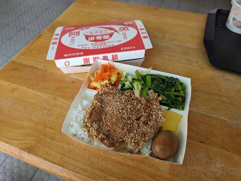 阿英排骨飯