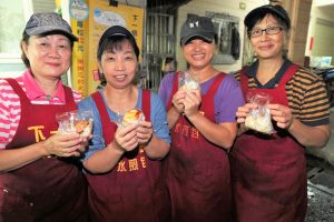 【高雄鹽埕】傳承在地庶民美食好滋味下一鍋水煎包 飄香逾40年的好滋味